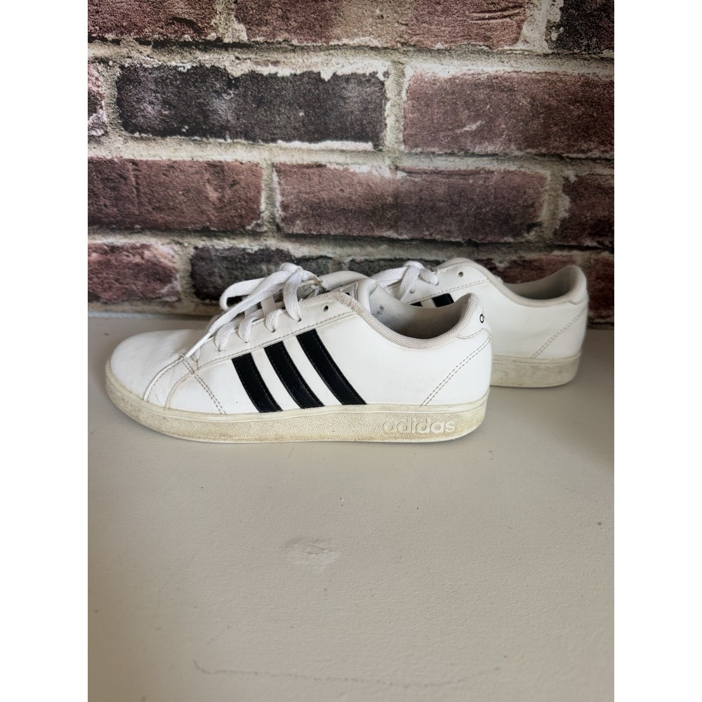 adidas White Black Low Top Leather Athletic Sneakers AW4299 Lace Up